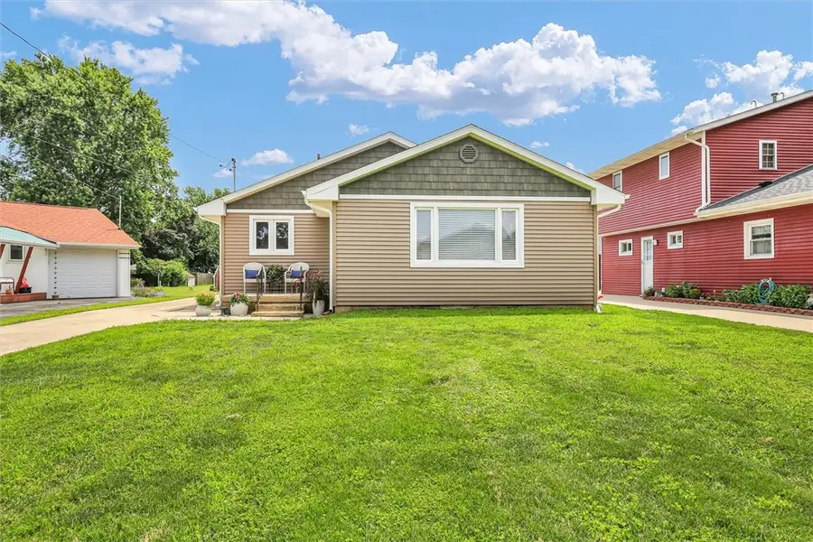 615 E Newkirk Street, Tuscola, IL 61953 - #2