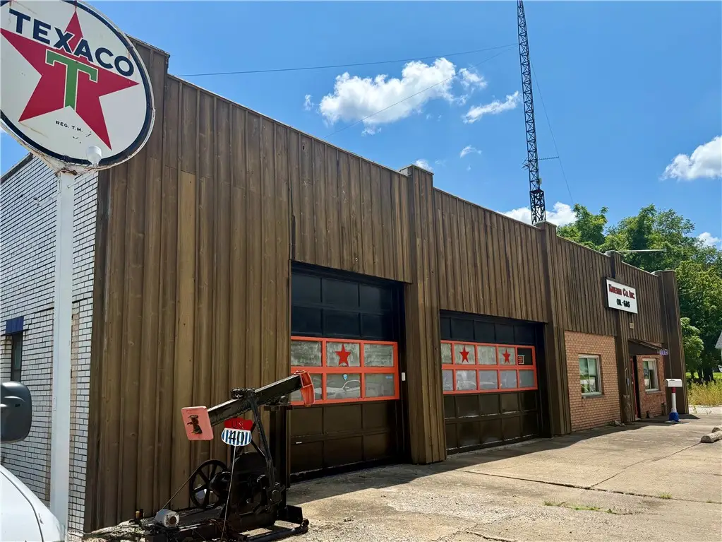 1001 E Main Street, Casey, IL 62420 - #1