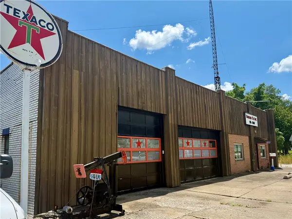 1001 E Main Street, Casey, IL 62420