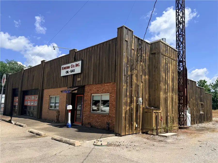 1001 E Main Street, Casey, IL 62420 - #3