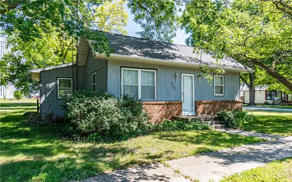 409 E South 2nd Street, Findlay, IL 62534