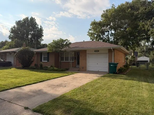 2804 Oak Avenue, Mattoon, IL 61938 - #3