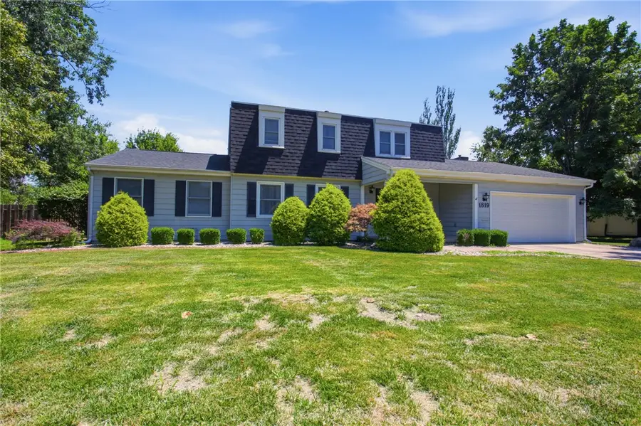 1819 Reynolds Drive, Charleston, IL 61920 - #2