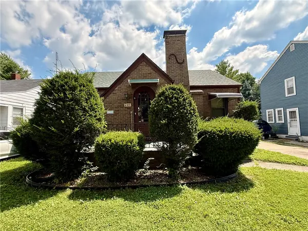 245 E Pierson Avenue, Decatur, IL 62526