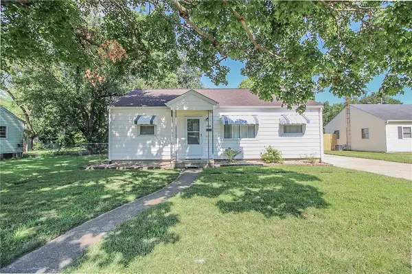 1216 Lawn Drive, Mattoon, IL 61938
