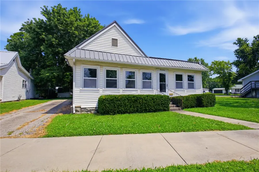 17 State Street, Charleston, IL 61920 - #3