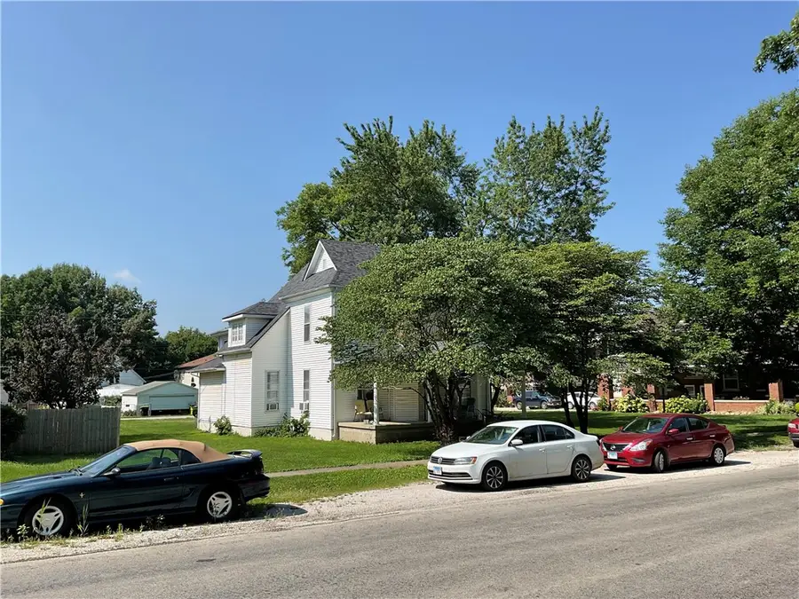 338 E Main, Moweaqua, IL 62550 - #2