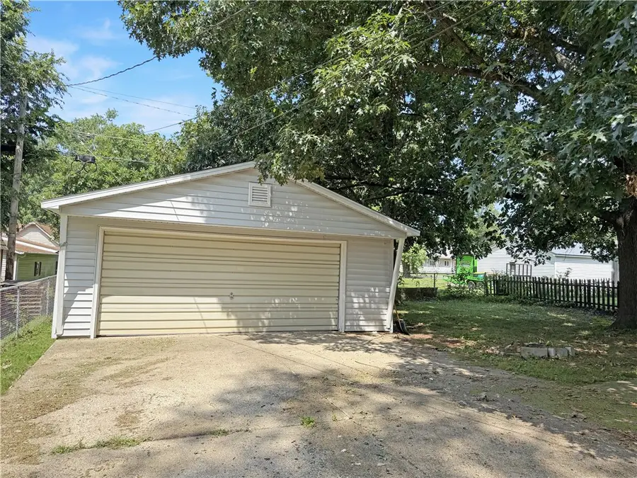 216 N 12th Street, Charleston, IL 61920 - #3