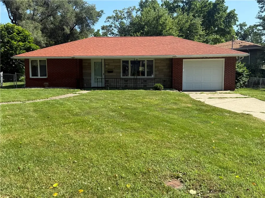 501 Clinton Avenue, Paris, IL 61944 - #2