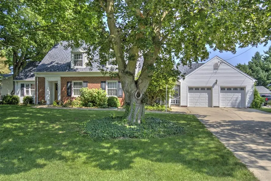 222 E North Street, Warrensburg, IL 62573 - #2