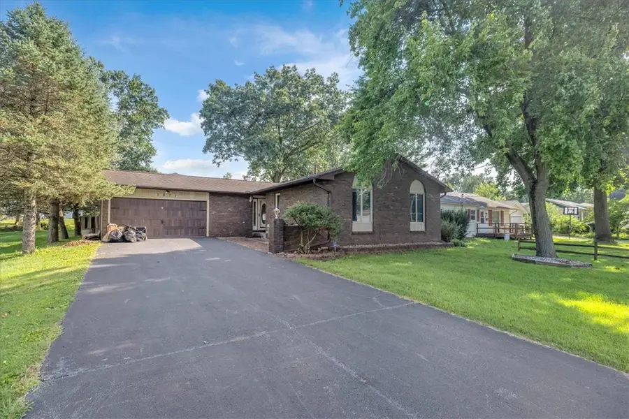 1611 W Melrose Court, Decatur, IL 62526 - #2