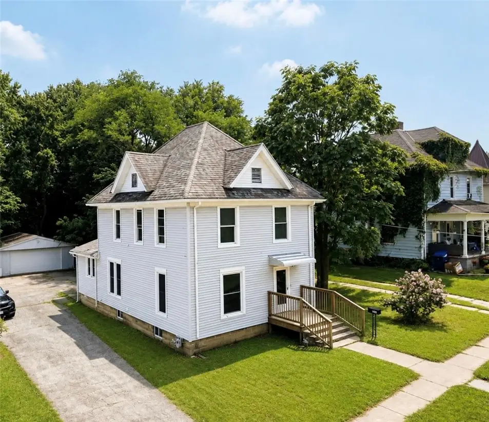 230 E Madison Street, Paris, IL 61944 - #1
