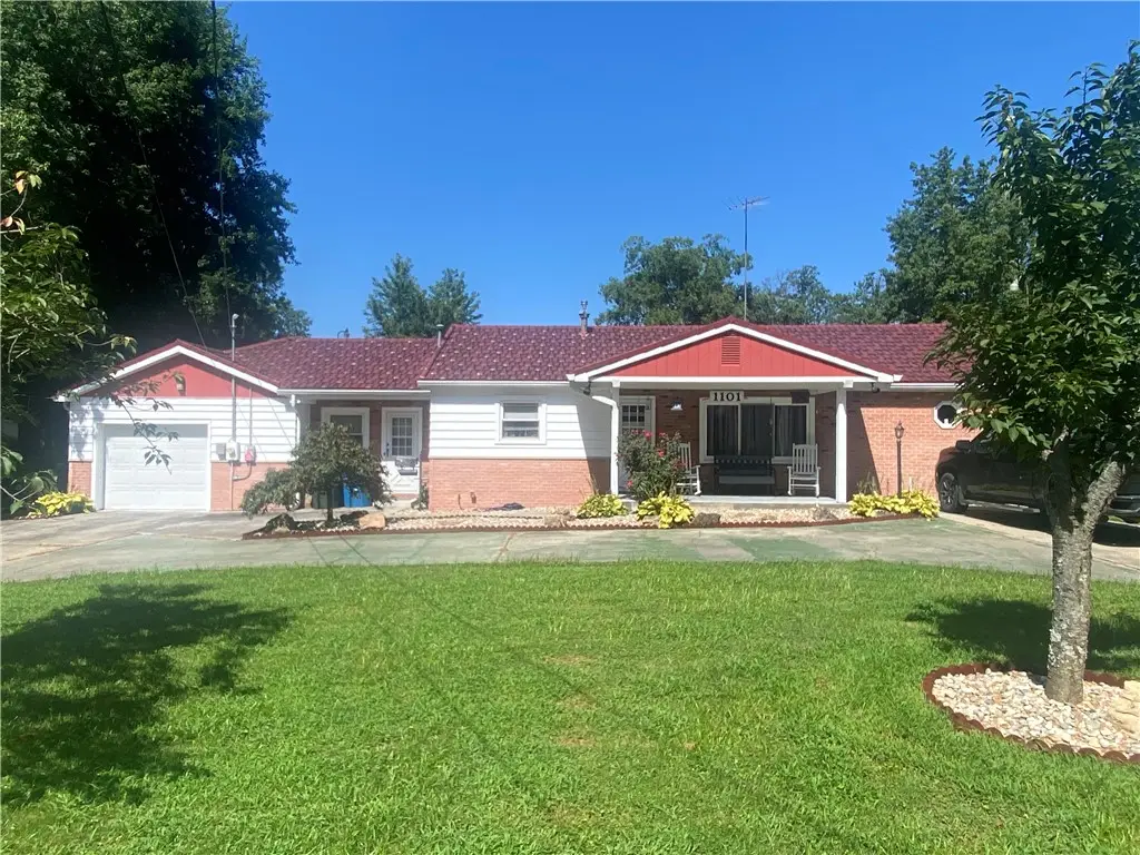 1101 N Rector Avenue, Robinson, IL 62454 - #1