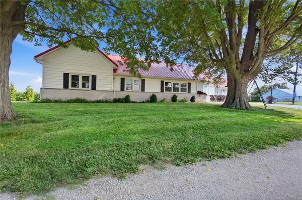 5620 Fairway Lane, Mattoon, IL 61938