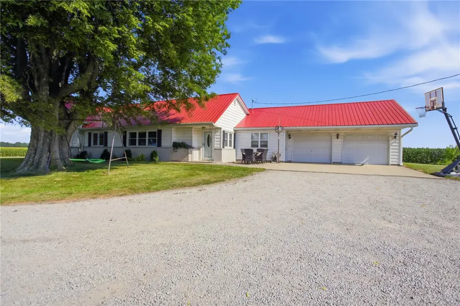 5620 Fairway Lane, Mattoon, IL 61938 - #3