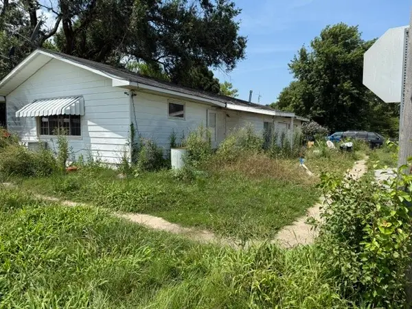 16313 E County Road 1400n, Charleston, IL 61920