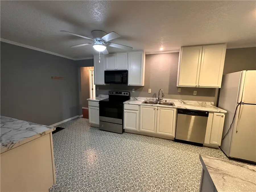 2 Beyers Avenue, Pana, IL 62557 - #3