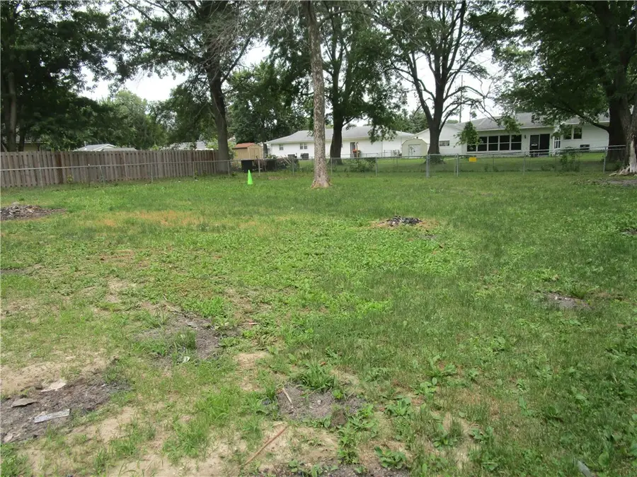 208 S Vollintine Avenue, Taylorville, IL 62568 - #3