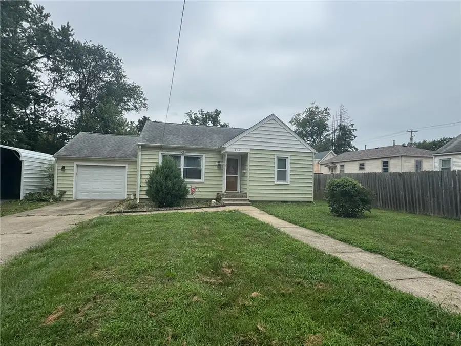 414 Sutherland Avenue, Paris, IL 61944 - #2