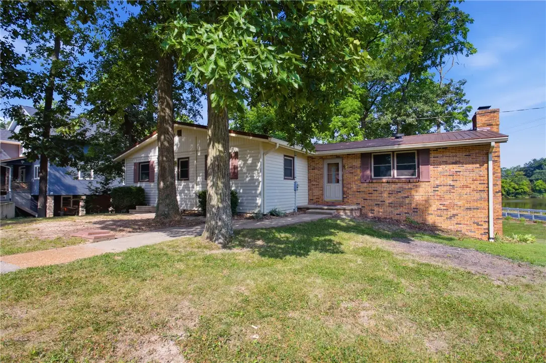 15981 N Hillcrest Drive, Effingham, IL 62401 - #1