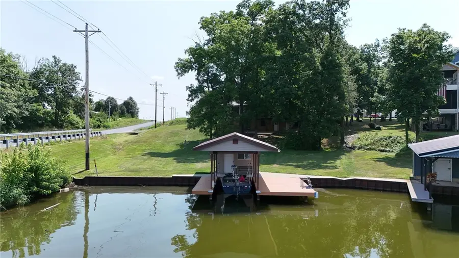 15981 N Hillcrest Drive, Effingham, IL 62401 - #3