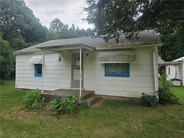 48 1700 East Road, Beecher City, IL 62414