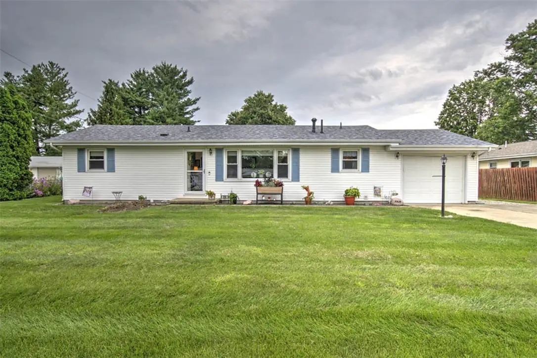 200 E Roberts Drive, Mount Zion, IL 62549 - #1