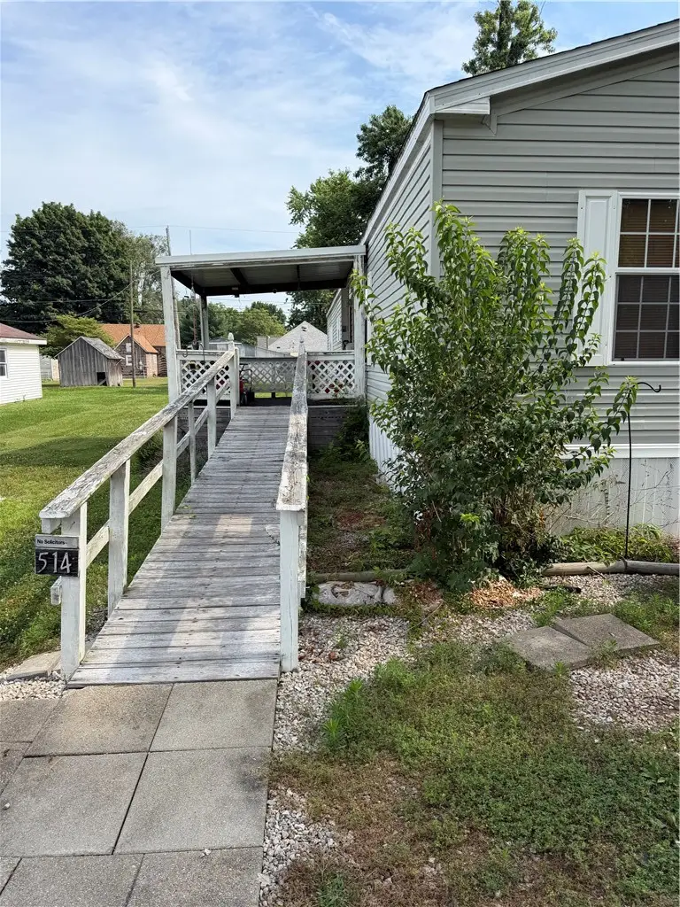 514 E Lamotte Street, Palestine, IL 62451 - #2