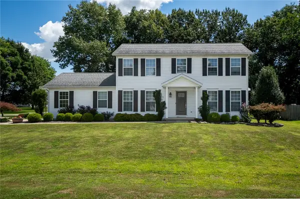 9735 E Bloomfield Hills Drive, Effingham, IL 62401
