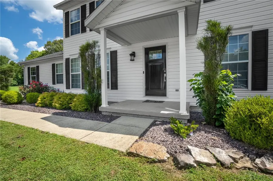 9735 E Bloomfield Hills Drive, Effingham, IL 62401 - #2