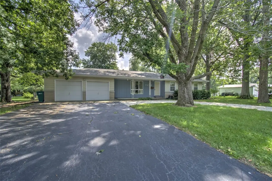 3284 N Oakland Avenue, Decatur, IL 62526 - #1