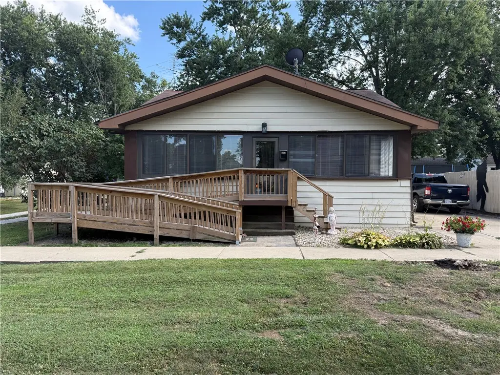 311 W 5th Street, Pana, IL 62557 - #1