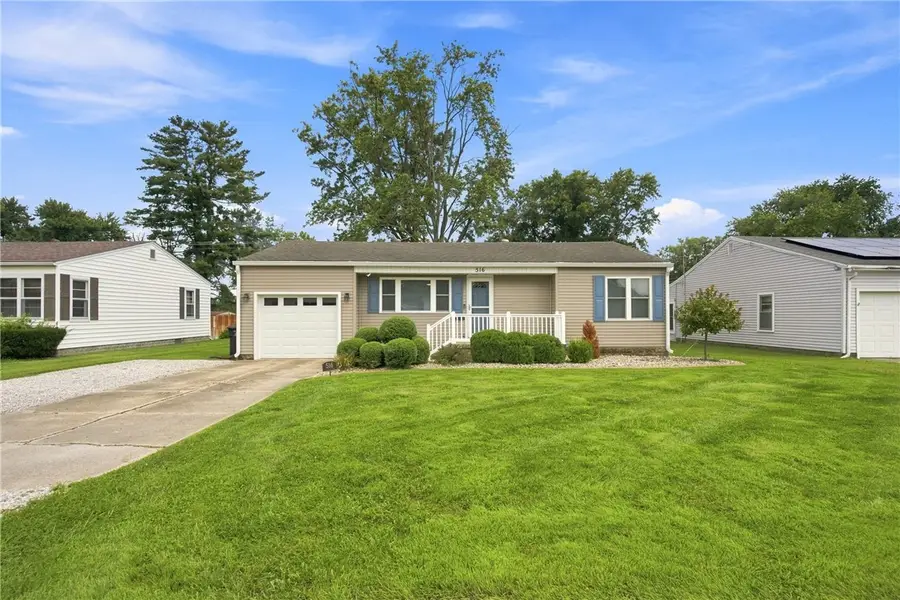 516 E Grove Avenue, Effingham, IL 62401 - #2