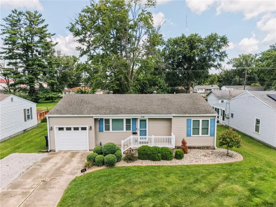 516 E Grove Avenue, Effingham, IL 62401 - #3