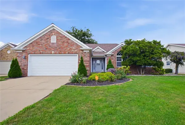 14 Fairfield Lane, Charleston, IL 61920