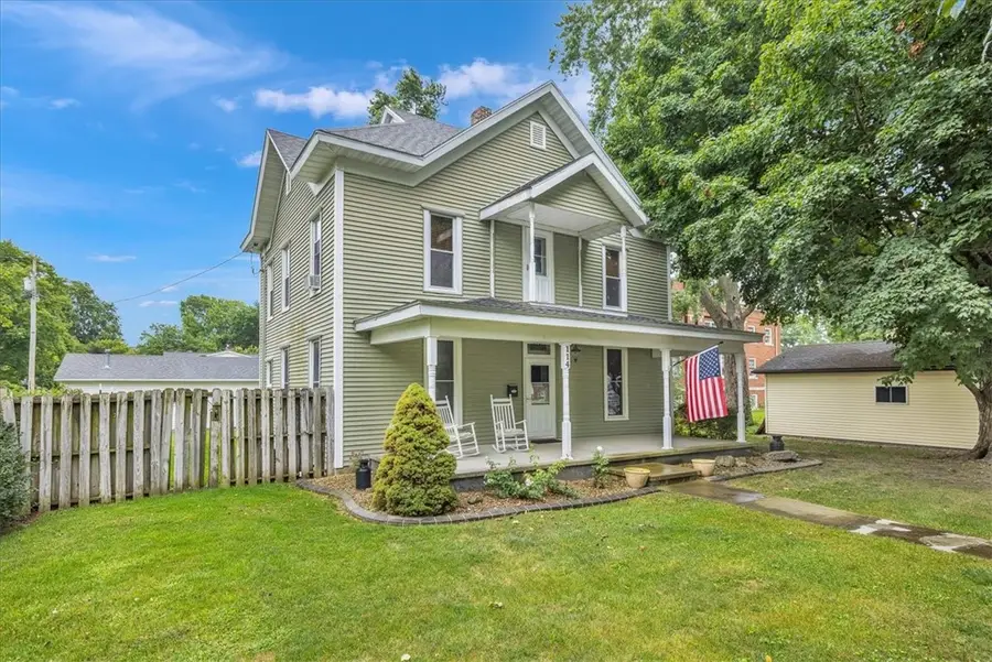 114 N Macon Street, Moweaqua, IL 62550 - #2