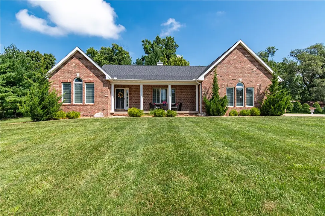 1085 Finley Avenue, Mount Zion, IL 62549 - #1