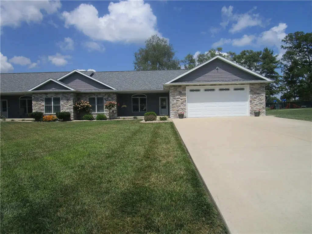 711 Panther Drive, Pana, IL 62557 - #1