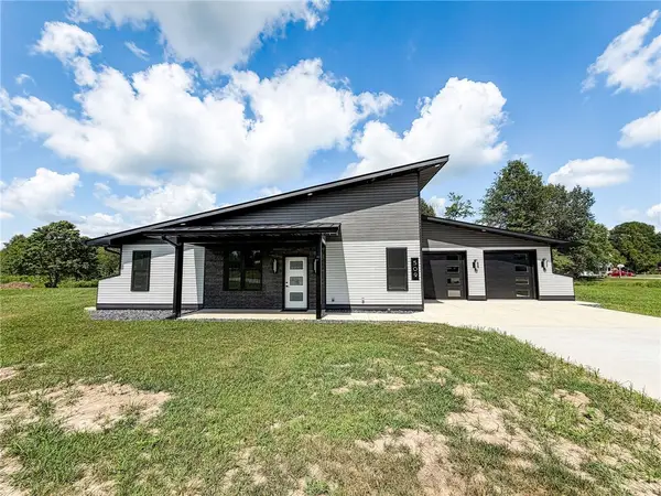 509 E Iowa Street, Oblong, IL 62449