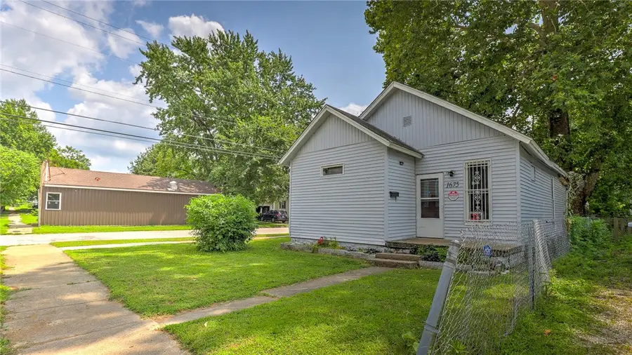 1675 E Clay Street, Decatur, IL 62521 - #2
