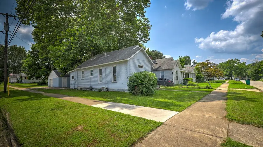 1675 E Clay Street, Decatur, IL 62521 - #3