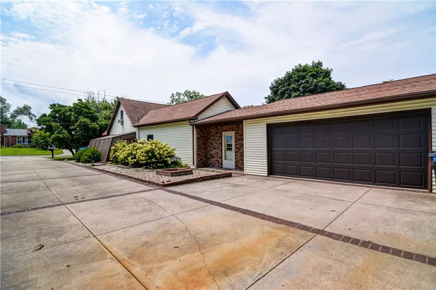 540 W Main Street, Mount Zion, IL 62549 - #3