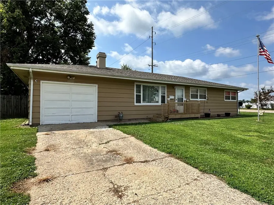 420 W Pierce Avenue, Charleston, IL 61920 - #2