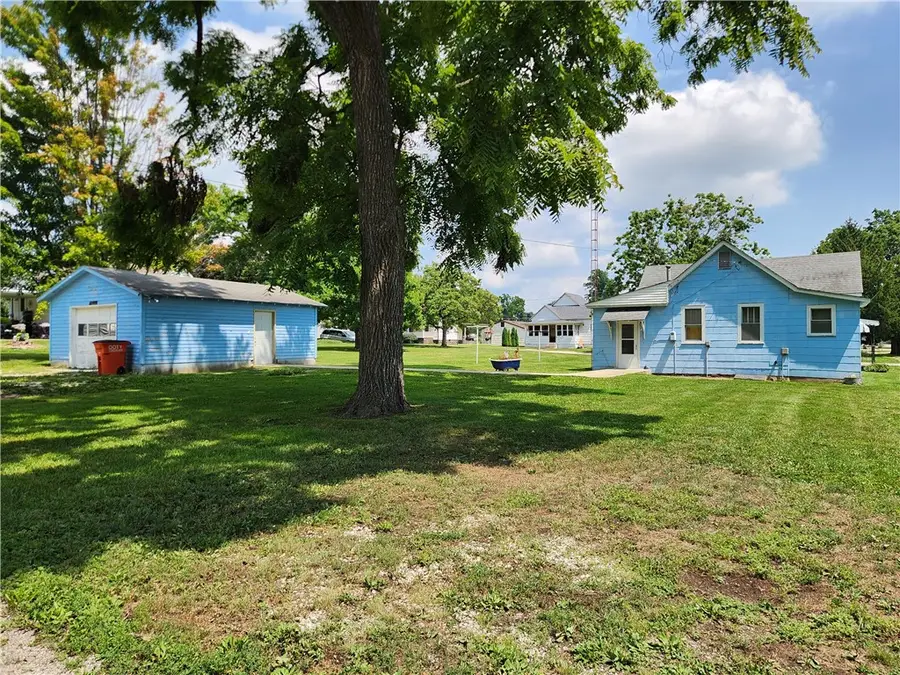 601 W North 5th Street, Shelbyville, IL 62565 - #2