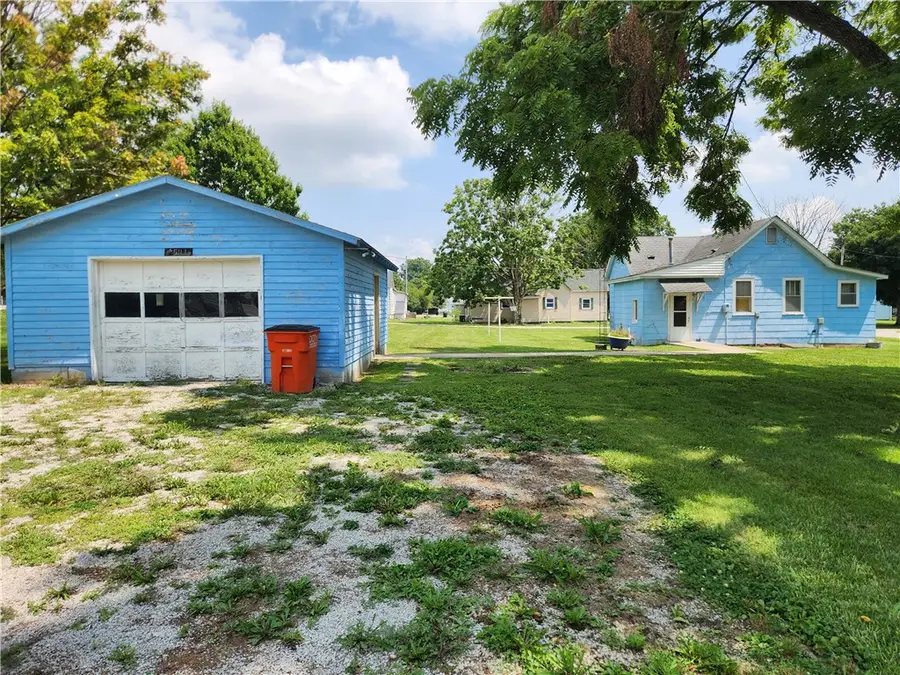 601 W North 5th Street, Shelbyville, IL 62565 - #3