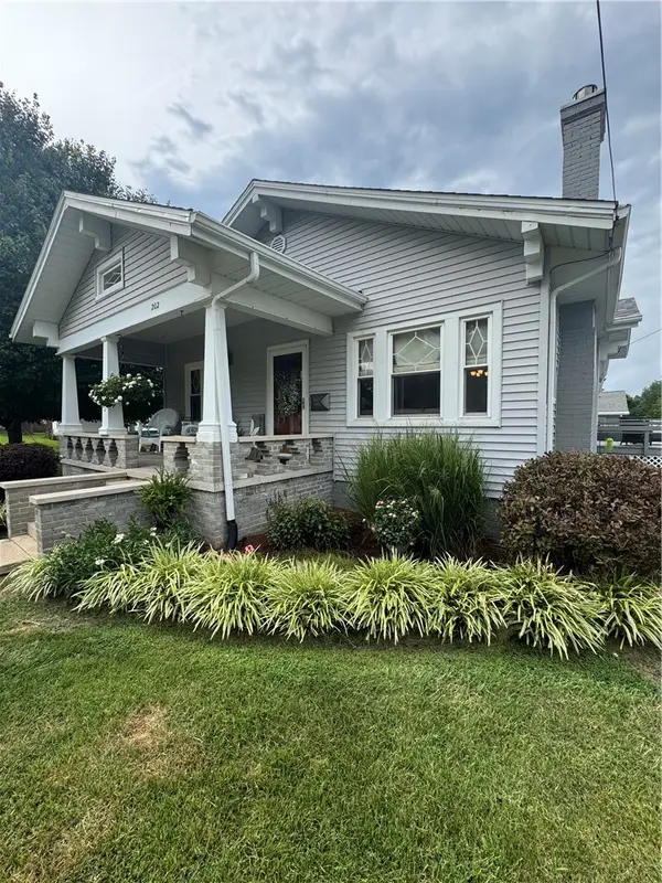 202 E Washington Avenue, Chrisman, IL 61924