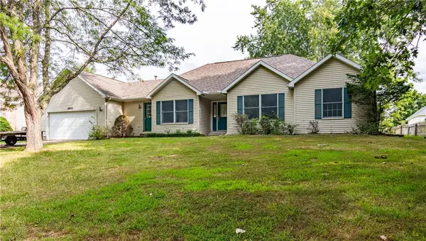 2952 Whitetail Drive, Charleston, IL 61920