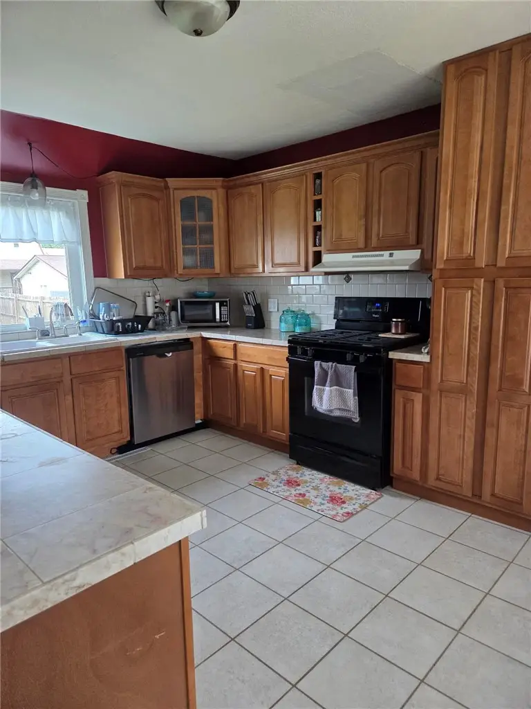 506 E Adams Avenue, Casey, IL 62420 - #3