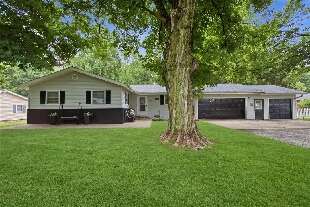 404 Clark Street, Greenup, IL 62428 - #1