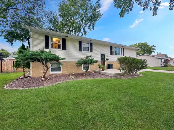 20 Country Gardens, Mattoon, IL 61938